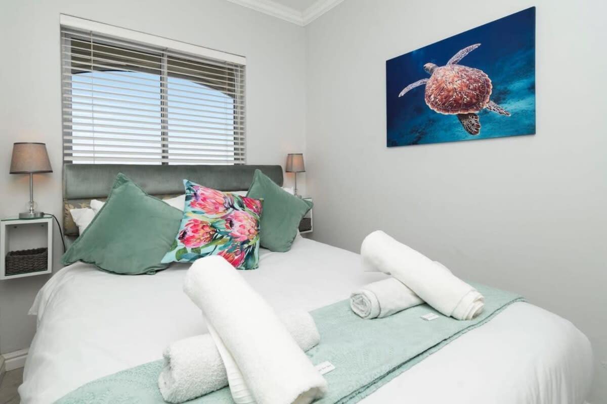 Family With Uninterrupted Ocean Views *